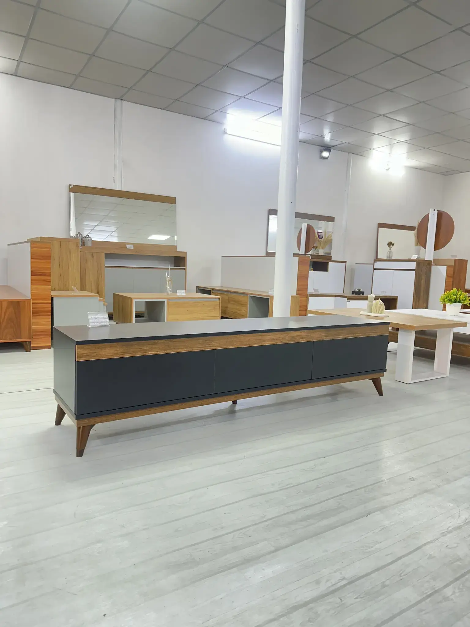 میز تلویزیون مدل طرح مشکی