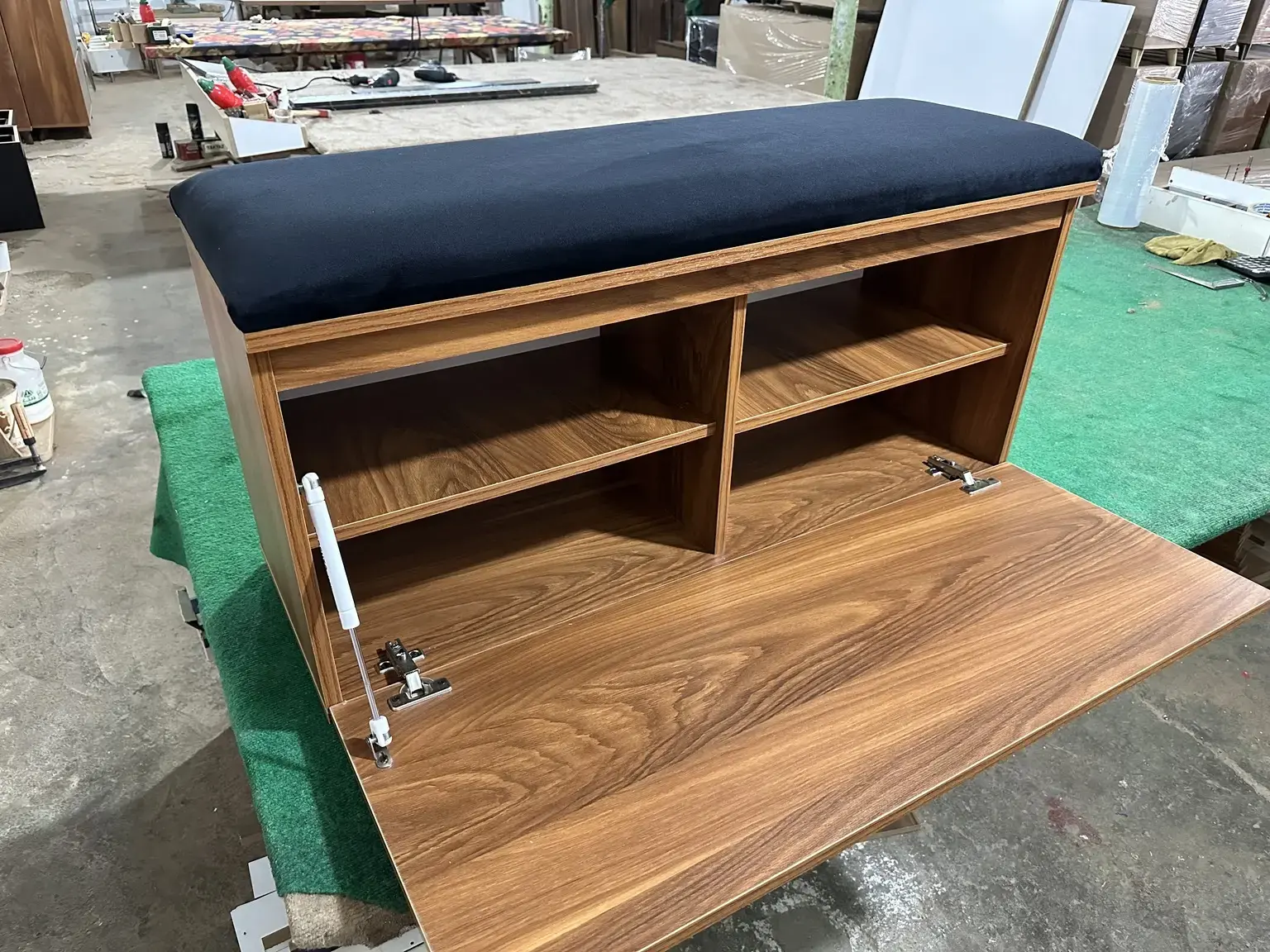 جاکفشی مدل نیمکتی